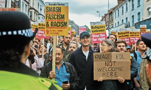 Walthamstow,,London,,Uk,-,2024-08-07:,Anti-racism,Protest,,Thousands,Of,Peaceful. Shutterstock