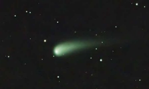 El cometa C/2023 A3 (Tsuchinshan-ATLAS) en una exposición telescópica de 15 minutos obtenida desde Breda (Girona) por el astrofotógrafo Pau Montplet el pasado 8 de mayo de 2024.